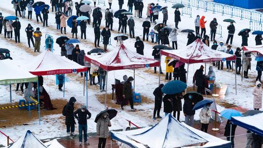 Fue a un hospital sin certificado anti Covid, no la atendieron y abortó en la puerta