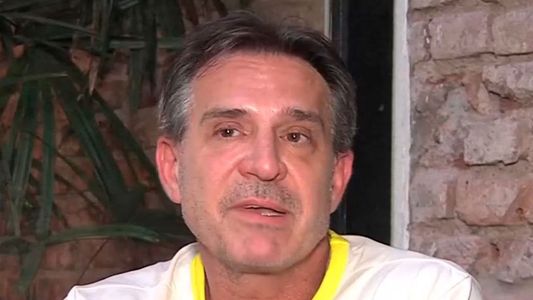 El particular cartel que colocó Aníbal Lotocki en el frente de su casa: A la prensa