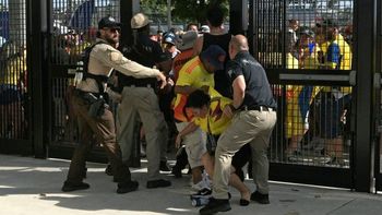 graves incidentes en el ingreso del publico a la final de la copa america 2024 graves incidentes en el ingreso del publico a la final de la copa america 2024