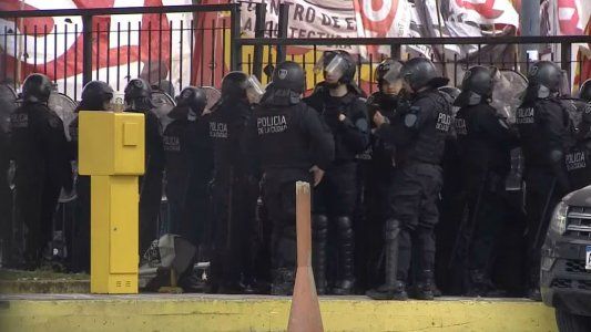 Incidentes en el Rectorado de la UBA: forcejeos y un detenido