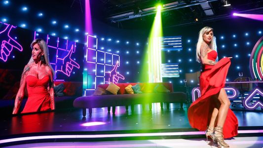 Con un musical desopilante, Flor Peña debutó con La Pu*@ Ama