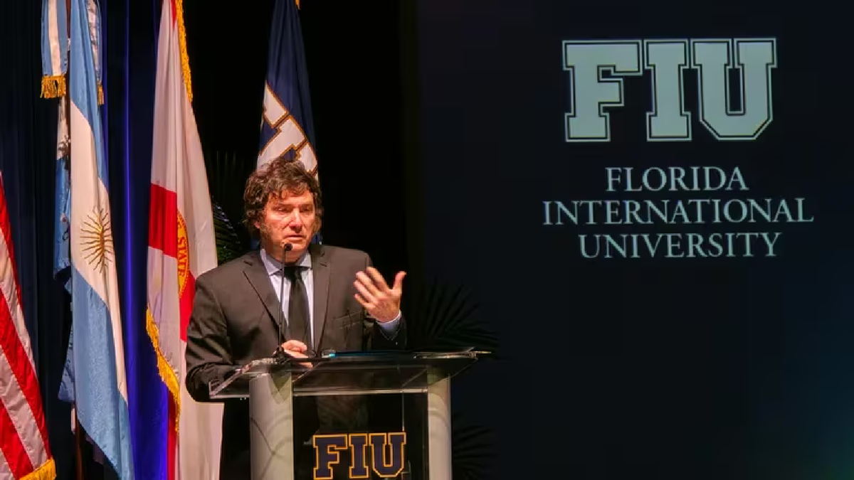 Javier Milei cuando disertó en la Universidad Internacional de Florida. (Foto: @nachomartinfilms)