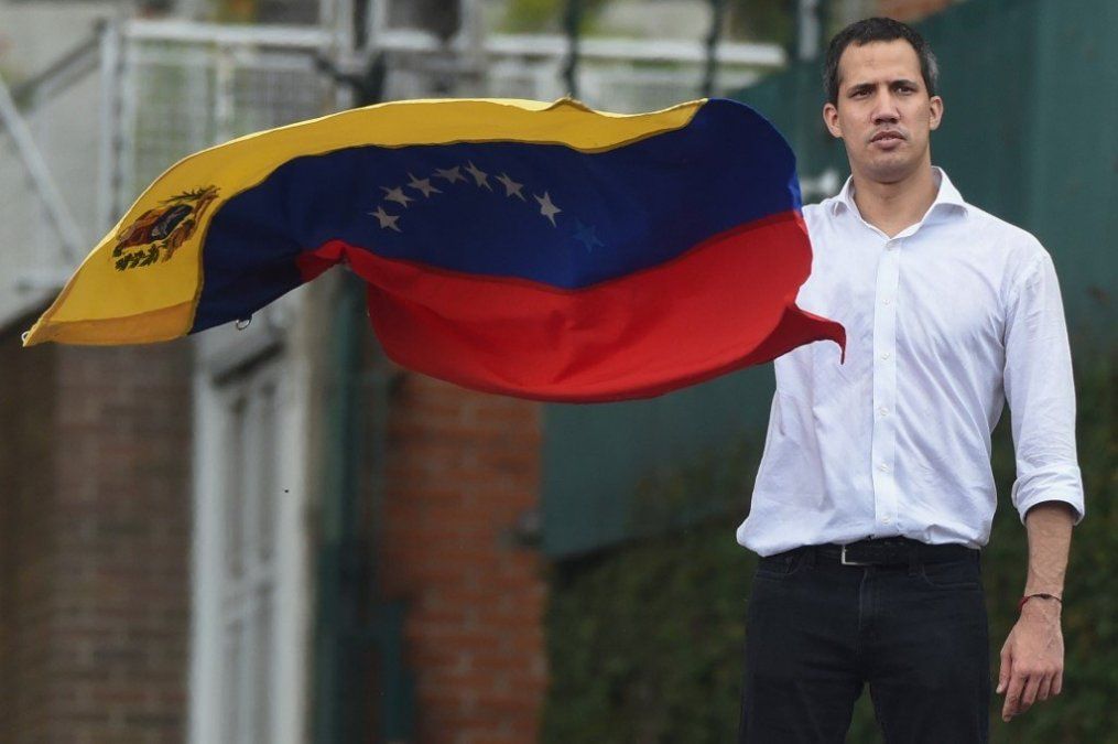 La oposición venezolana denuncia acoso policial antes de una sesión clave de la Asamblea Nacional