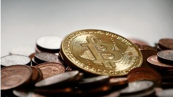 Criptomonedas: por qué se derrumbó el precio de Bitcoin y otras altcoins, en el comienzo de la semana