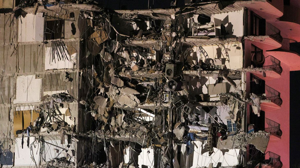 El adolescente fue rescatado de entre los restos de cemento (Foto: T&eacute;lam).