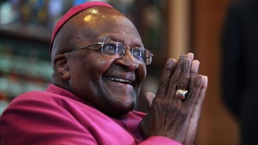 A los 90 años, murió Desmond Tutu, premio nobel de la Paz y símbolo de la lucha contra el apartheid en Sudáfrica