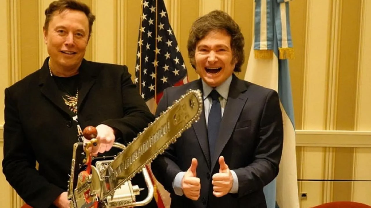 Elon Musk habló de Javier Milei y dejó una incógnita y una crítica: Me dio la motosierra y la mostré, pero...