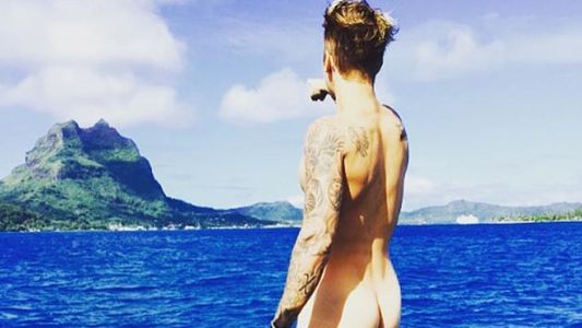 Justin Bieber apareció desnudo y revolucionó las redes sociales