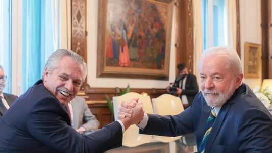 Alberto Fernández felicitó a Lula da Silva por el triunfo en las elecciones en Brasil