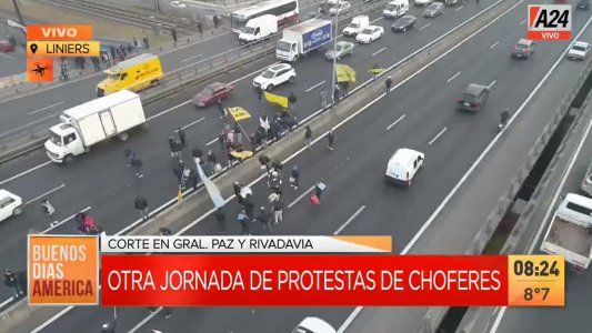 Choferes levantaron el corte en Av. Rivadavia y Av. General Paz