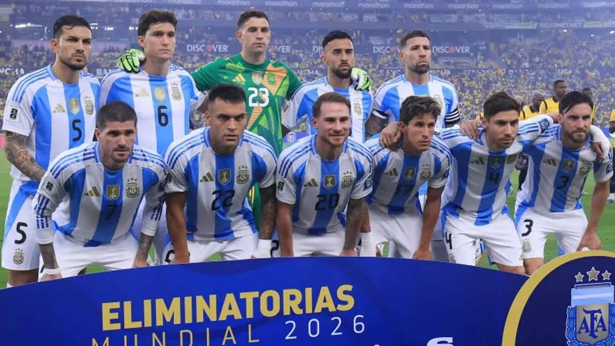 Los once de la Selección Argentina en el cierre de las Eliminatorias Sudamericanas ante Ecuador. (Franklin Jacome/Getty Images)