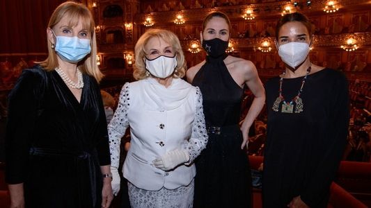 Mirtha Legrand regresó al Teatro Colón acompañada por Juana Viale: las imágenes