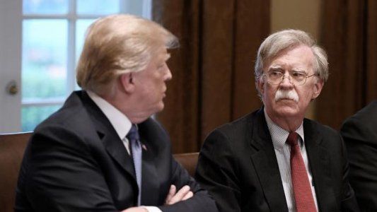 El New York Times publicó el adelanto de un libro sobre el Ucraniagate y Trump salió por twitter a desmentirlo