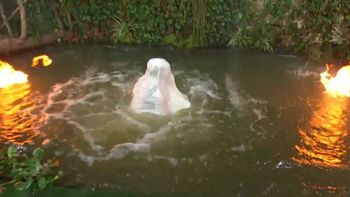 Una participante de Guido Kaczka cayó al agua y quedó atrapada en su vestido