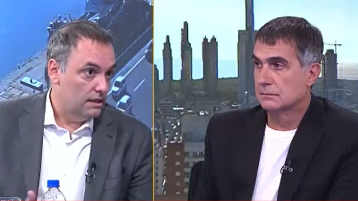 La crítica de Adorni a Santiago Caputo por el polémico final de la entrevista con Milei. (Foto: captura de video A24)