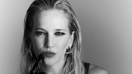 Luisana Lopilato se mostró como nunca antes: las fotos más osadas con un look total black de cuero