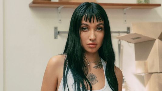 María Becerra publicó una foto sexy pero un detalle desató la polémica