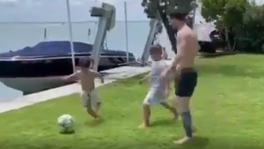 Mirá el show de Mateo Messi, el hijo de Leo que la rompe