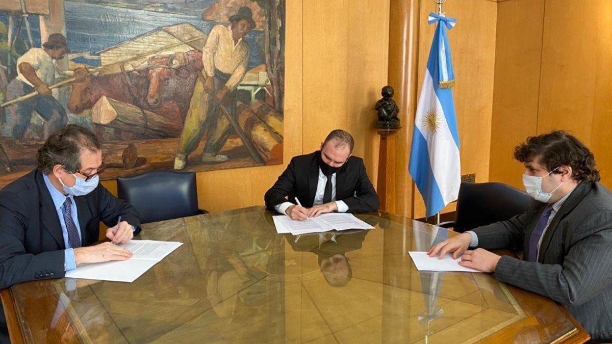 Hay que pasar el verano: el plan del Gobierno para resolver la falta de dólares en la economía