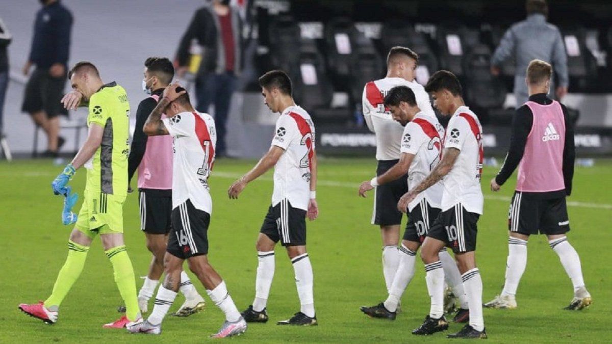 El Millonario no viajó a Colombia y el partido está suspendido.