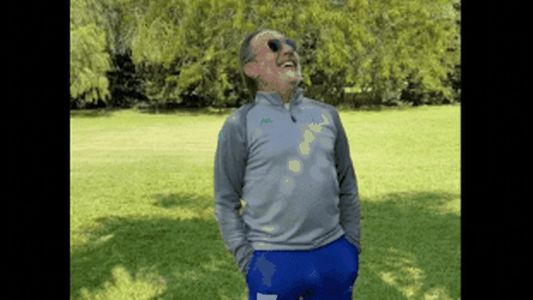 Buen día, hermosa mañana, ¿verdad?: la gastada de Guillermo Francella después del triunfo de Racing a Independiente