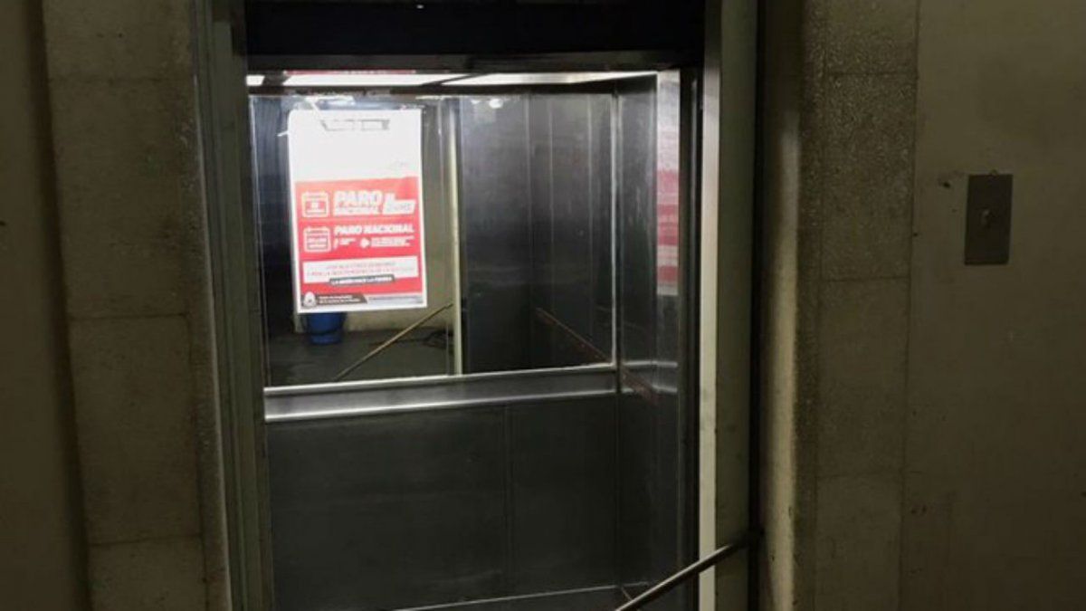 Cayó un ascensor en un edificio del Poder Judicial: ocho personas debieron ser internadas