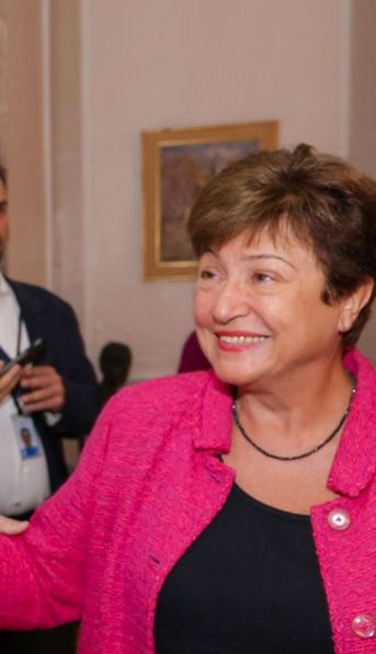 El FMI aprobó la revisión de las metas del cuarto trimestre de 2022 y desembolsó US$ 5.400 millones