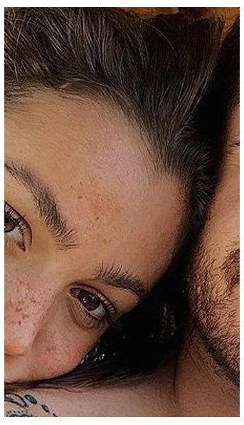 Muy jugados: Gastón Soffritti y su novia se mostraron desnudos en la ducha