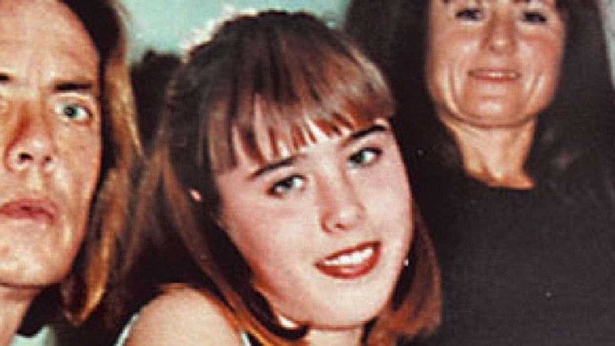 Natalia Fraticelli junto a sus padres. 