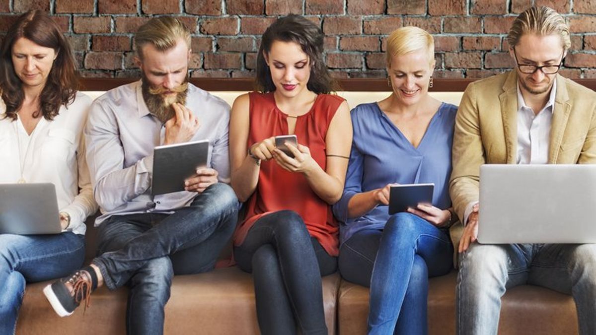 El síndrome del text neck se produce por el uso de celulares