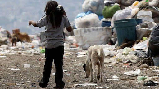 La OMS dice ahora que no recomienda el aislamiento para frenar el Covid-19: Es hacer que la gente pobre sea muchísimo más pobre”