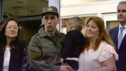 Nahuel Gallo regresó a Argentina tras 448 días detenido en Venezuela y se reencontró con su familia