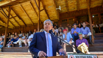 Figueroa potencia en Neuquén las becas a estudiantes y el crédito rural