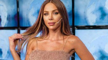 Romina Malaspina se puso pantalón blanco y arrasó.