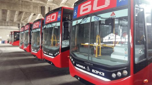 Falta de combustible: el presidente de la línea 60 dijo que el abastecimiento en el transporte público es normal