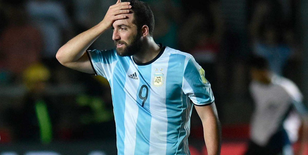 Gonzalo Higuaín habló sobre los goles errados y los memes: La que más sufre es mi mamá