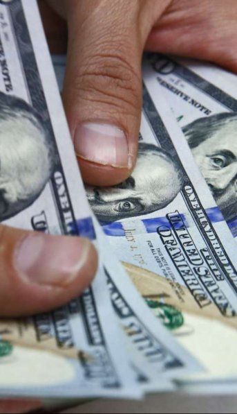 El dólar saltó hasta casi los $42 y la tasa de referencia también subió: 64,88%