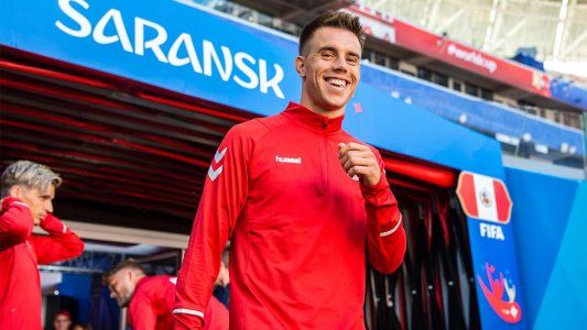 Emotivo gesto del plantel de Dinamarca a un compañero que fue papá