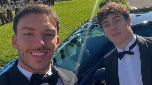 Franco Colapinto cambió el casco por el esmoquin y deslumbró en el Festival de Cannes