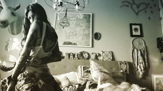 Candelaria Tinelli, entre viejas cicatrices y nuevos tatuajes