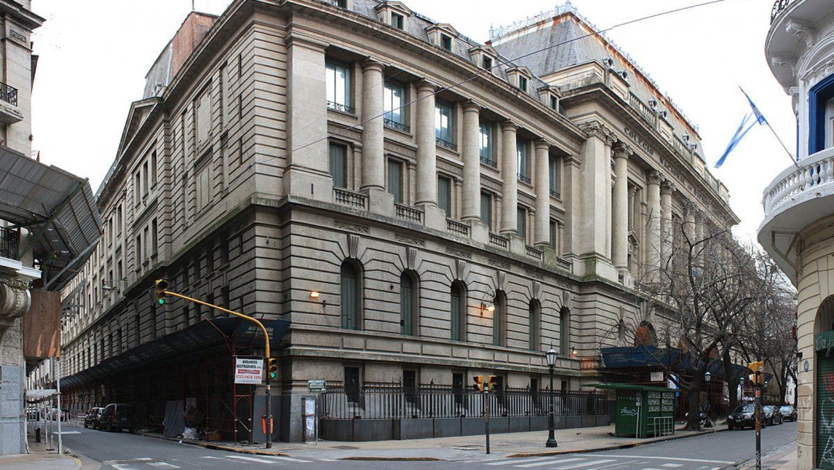 Alumnas del Nacional Buenos Aires denuncian a directivos y docentes por acoso sexual y violencia machista