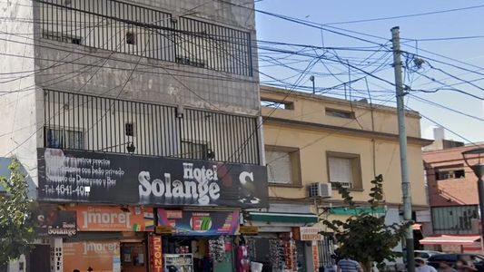 Liniers: encuentran a un hombre asesinado en un hotel y por el crimen buscan a su acompañante