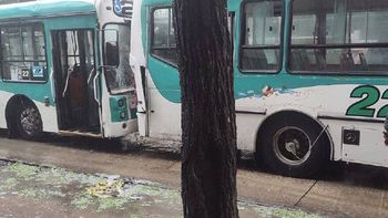 Así quedaron las unidades tras el choque. (Foto: Popular) Así quedaron las unidades tras el choque. (Foto: Popular)