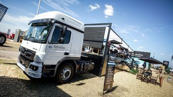 Expoagro 2023: en un stand interactivo, Mercedes-Benz Camiones y Buses lució sus camiones de industria nacional y anunció las novedades del año