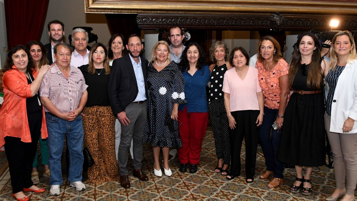 Diputados referentes de la Coalición Cívica junto a su líder Elisa Carrió.