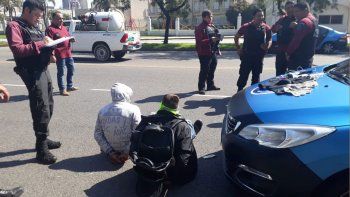 Los jueces excarcelan a los motochorros porque viven en un termo