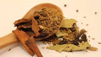 Astrología y salud: Los 2 signos que tienen que hacer el ritual de la canela y el laurel hoy 1 de octubre para arrancar el mes sin malas energías