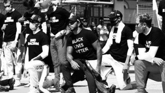 Volvió la Fórmula 1: Bottas se quedó con el Gran Premio de Austria y los pilotos levantaron la voz por el fin del racismo