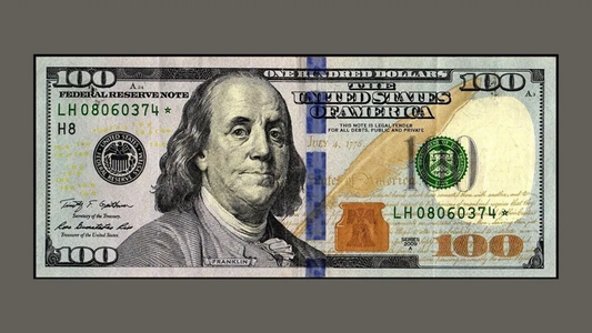 Remuneran con 22 mil dólares al feliz propietario de este billete de 100 dólares