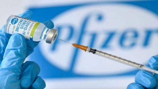 Aseguran que la vacuna de Pfizer es eficaz contra las cepas británica y de Sudáfrica